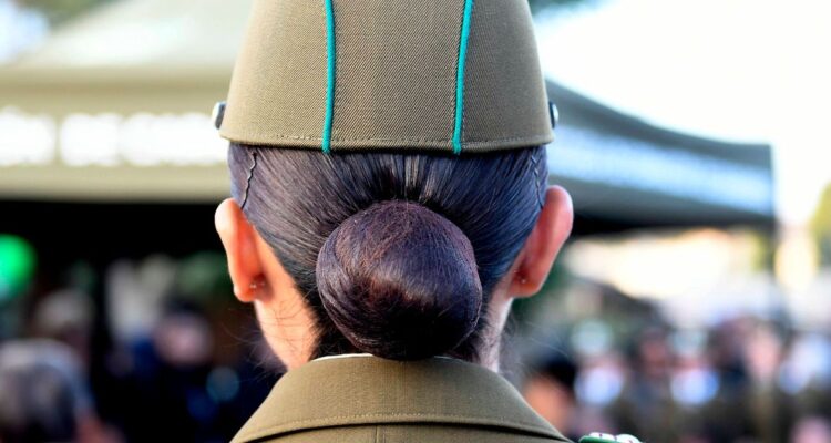 Pateó a mujer y le provocó aborto: declaran culpable a carabinera por apremios ilegítimos en comisaría
