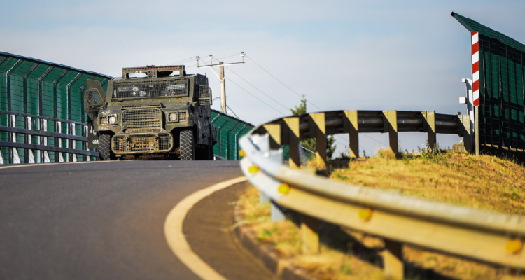 Carabinero que se desplazaba en vehículo blindado fue atacado a balazos en Ercilla