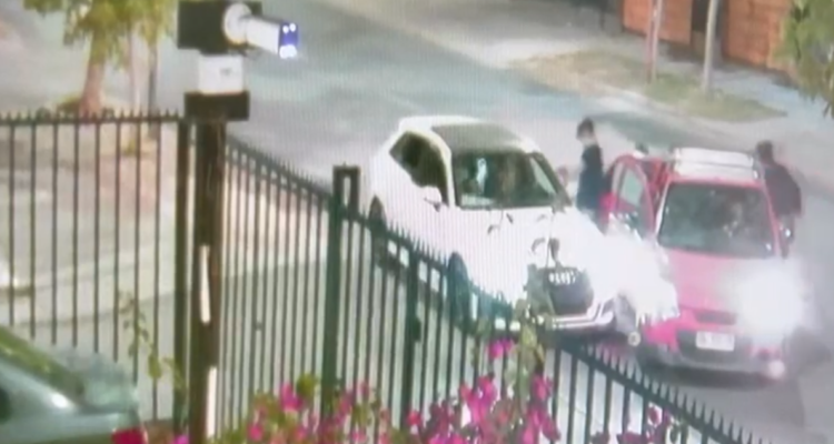 Carabineros detiene a delincuente prófugo en medio del Plan Antiencerronas en La Pintana