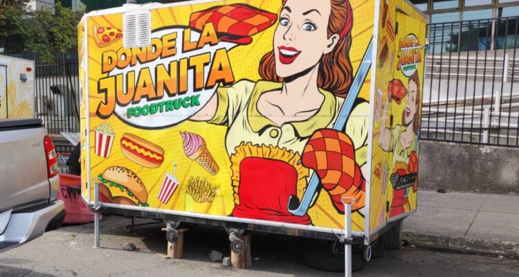 carros de comida se instalan sin ruedas para evitar ser retirados del exterior del Hospital Regional de Concepción