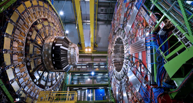 Científicos chilenos participarán en un importante experimento del Colisionador de Partículas del CERN en Ginebra, Suiza.