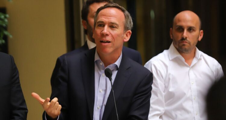 Chile Vamos critica Reglamento de Uso de Fuerza y lo cataloga un “gatillo imposible” para Carabineros