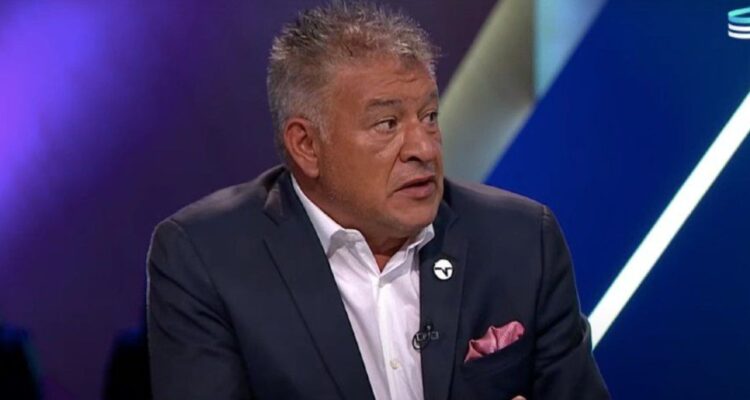 Claudio Borghi contó desplante que sufrió de parte de plantel de Colo Colo en avión