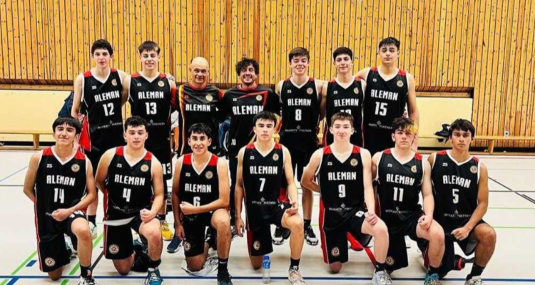 El equipo U18 de Basquetbol del Club Deportivo Alemán de Concepción.