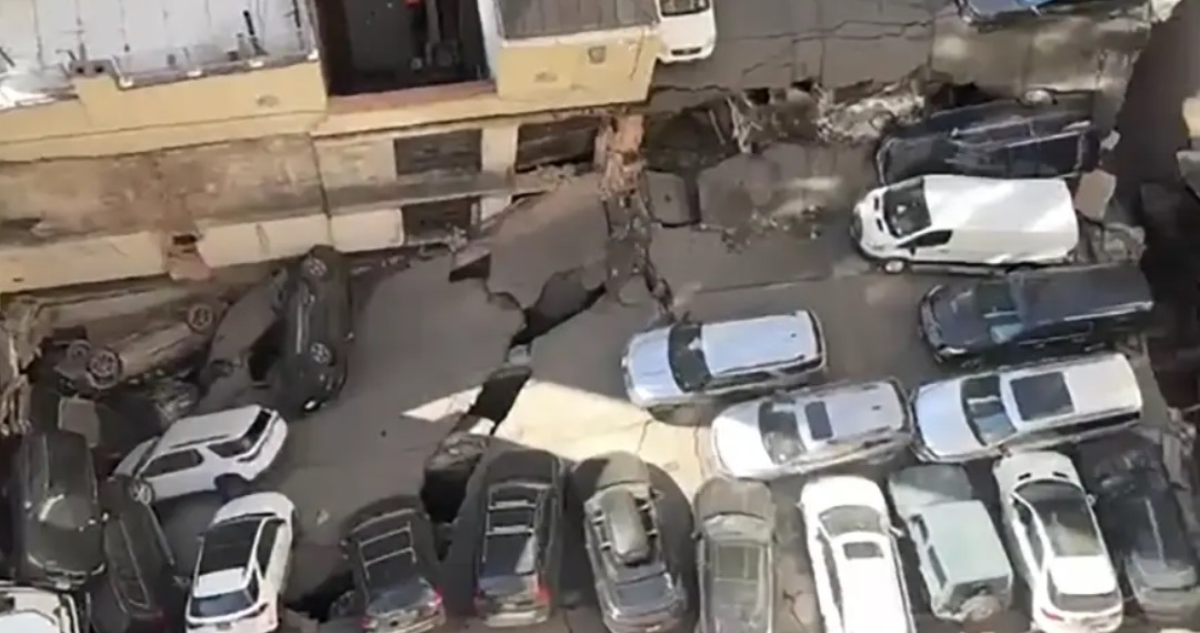 estacionamiento colapsado