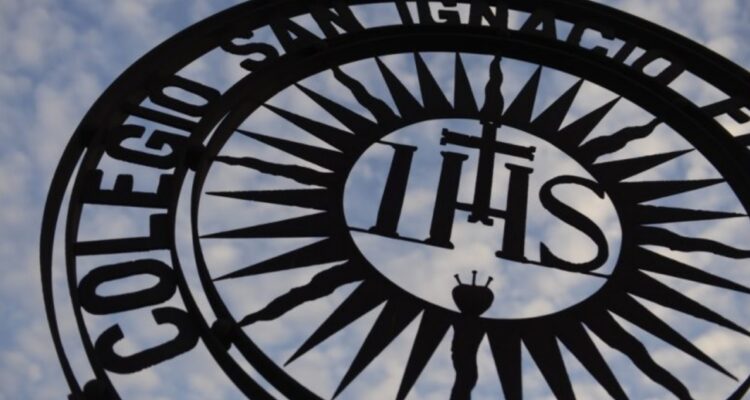 Colegio San Ignacio El Bosque suspende clases tras presunto abuso sexual de escolares a sus compañeras