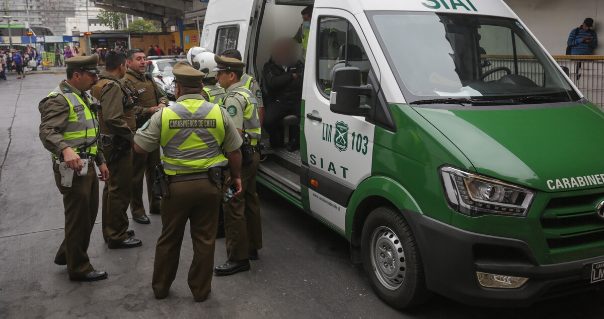Detienen a conductor dio positivo a metanfetamina tras llegar a terminal de Estación Central