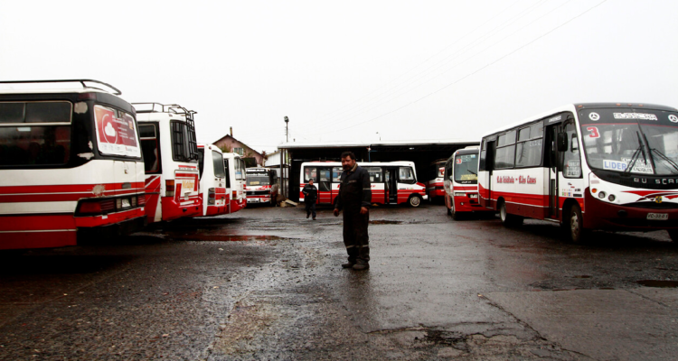 Conductores de micros de Temuco y Padre Las Casas evalúan nueva paralización