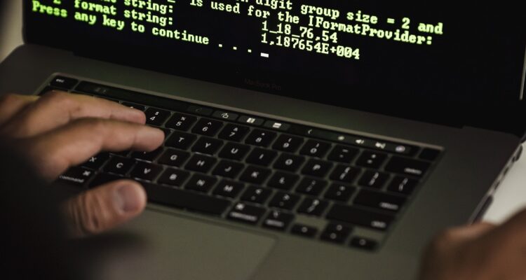 Una Inteligencia artificial (IA) es capaz de descifrar el 51% de las contraseñas comunes en menos de un minuto, siendo las credenciales de más de 18 caracteres las que generalmente son más seguras contra los ‘crackers’.