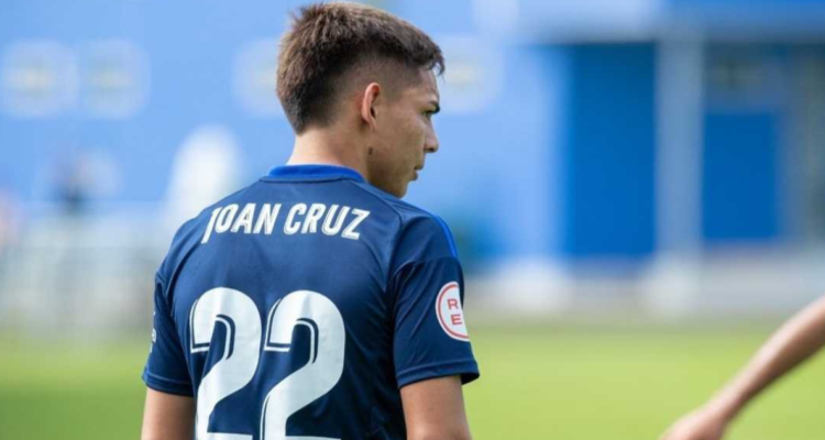 Real Oviedo responde a Colo Colo por el caso Joan Cruz.