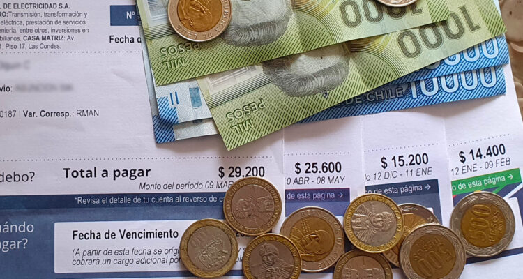 Estaban congeladas desde 2019: Revisa cuánto subirán tarifas de consumo eléctrico tras modificación
