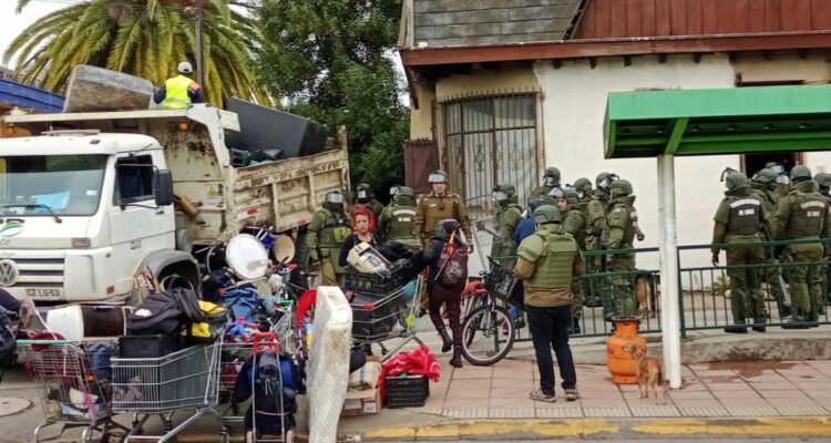 Desalojan casa tomada en Temuco