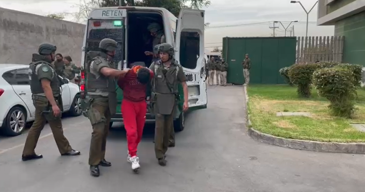 Detienen a 7 personas durante allanamiento en Pedro Aguirre Cerda tras denuncia por disparos y tráfico