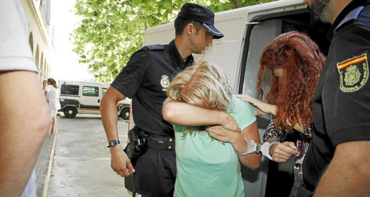 Detienen a argentina por explotar red de prostitutas en España