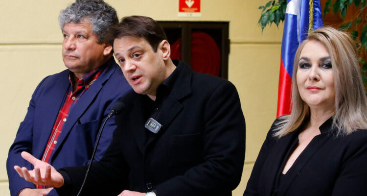 Rivas, Jiles y Alinco presentan reforma para condonar deuda del CAE: “Que los bancos paguen el pato”