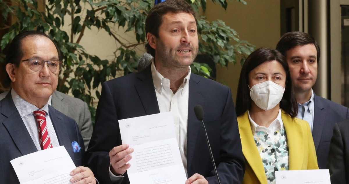 Diputados UDI piden acusar a Hassler por “notable abandono de deberes” tras informe de Contraloría.