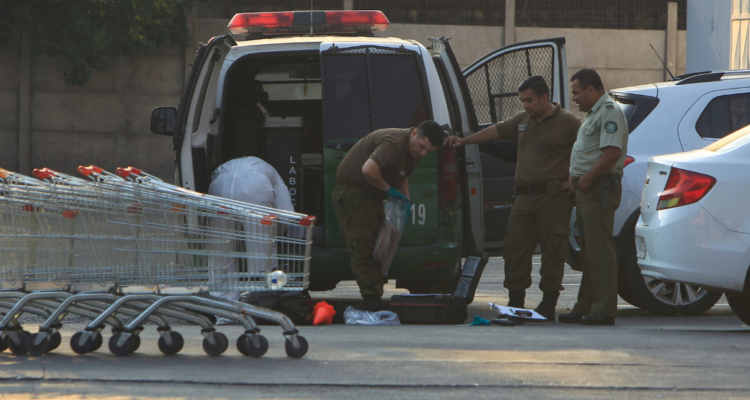 Guardia de supermercado fue atacado con arma blanca en supermercado de Quilpué.