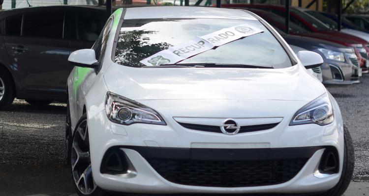 Detienen en Osorno a banda que robaba vehículos a través de estafas y luego los vendían.