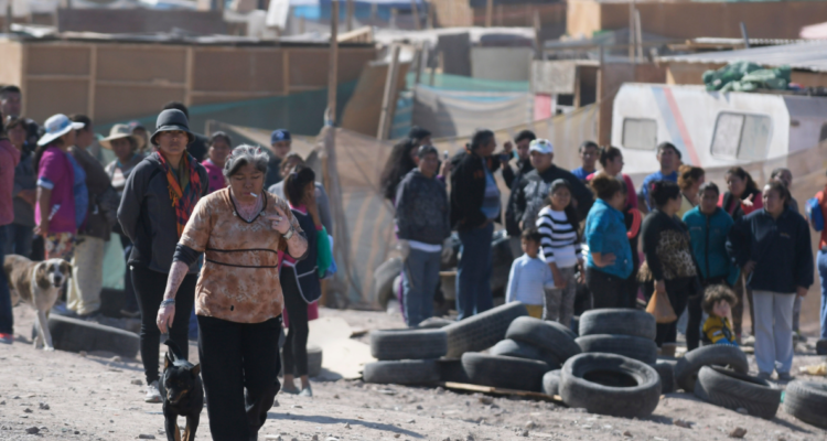 Contexto/ “Estamos muy asustados”: 250 personas se toman edificios asignados por Serviu en San Pedro de la Paz.