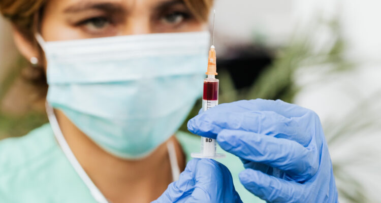 Nuevo examen para identificar riesgo de diálisis en Chile