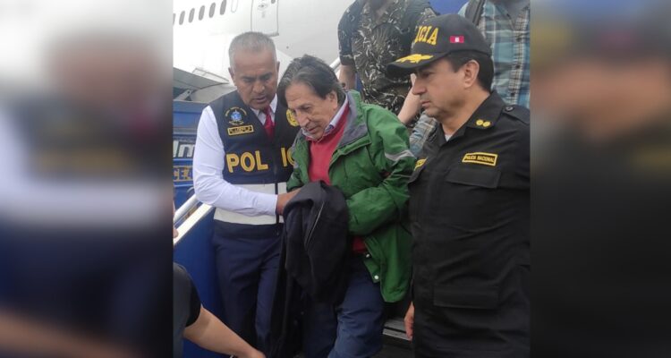 El expresidente Alejandro Toledo llegó a Perú extraditado por Estados Unidos