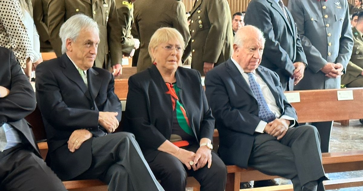 Presidente Boric llega a responso por cabo Palma bajo abucheos: también está Bachelet, Piñera y Lagos