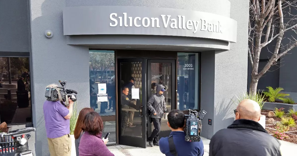 Crisis bancaria Fed hace autocrítica y reconoce su ineficiencia al supervisar al Silicon Valley