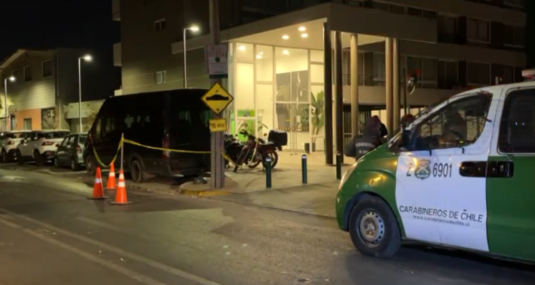 Indagan presunto femicidio frustrado en Estación Central: mujer habría sido baleada por expareja