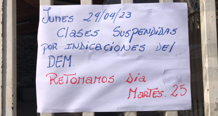 Proponen aumentar penas a organizadores de funerales de alto riesgo ante cifras de clases suspendidas