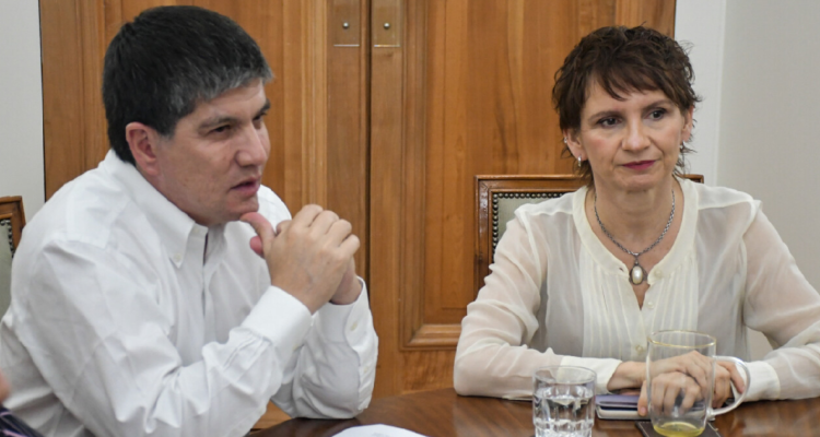 Gobierno se reúne con Alto Mando de Carabineros y PDI