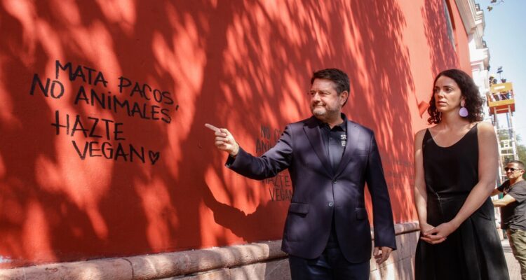 GORE Metropolitana se querella contra responsables de rayados a iglesia San Francisco