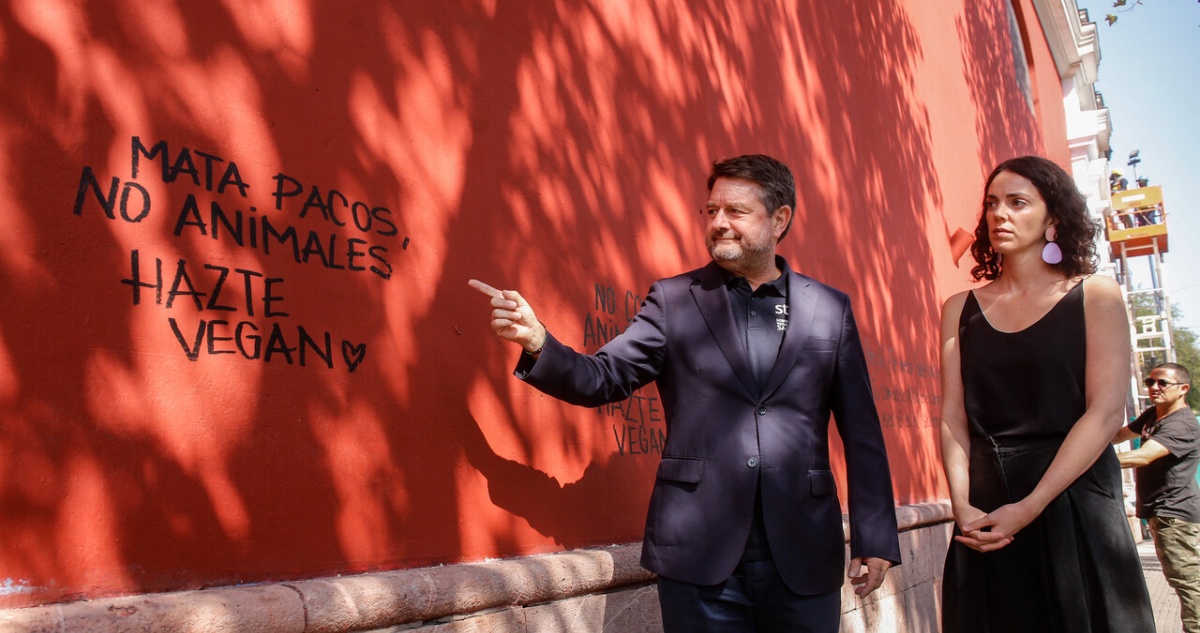 GORE Metropolitana se querella contra responsables de rayados a iglesia San Francisco