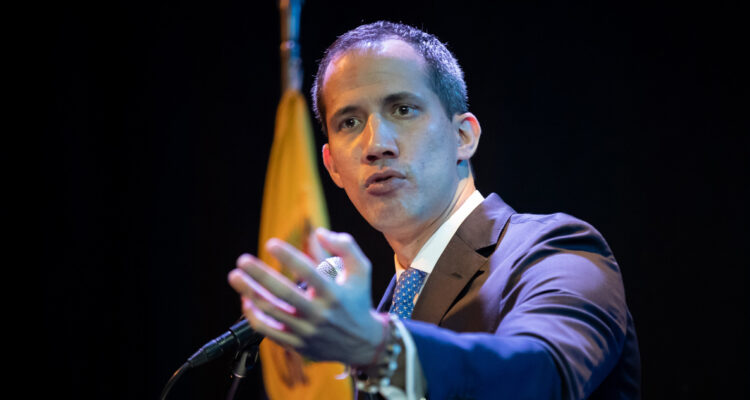 Estados Unidos confirma que ayudó a Juan Guaidó a salir de Colombia