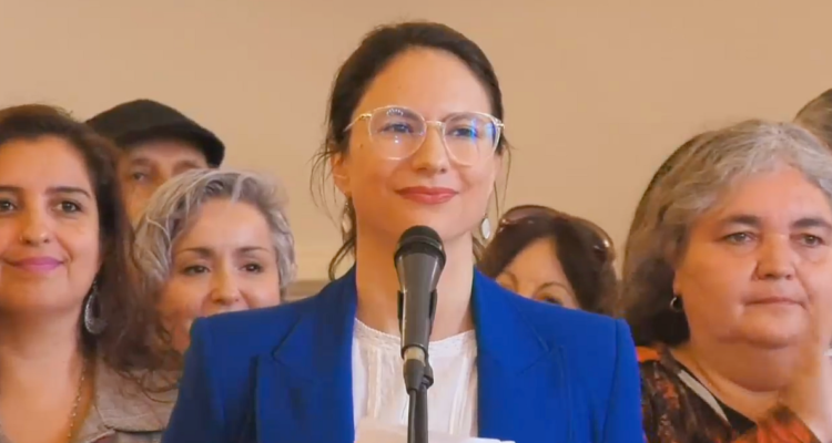 Hassler remueve a funcionarios municipales y culpa a tasadores por fracaso en Clínica Sierra Bella