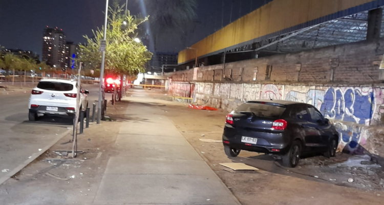 Persona muere baleada en Barrio Franklin: PDI investiga homicidio