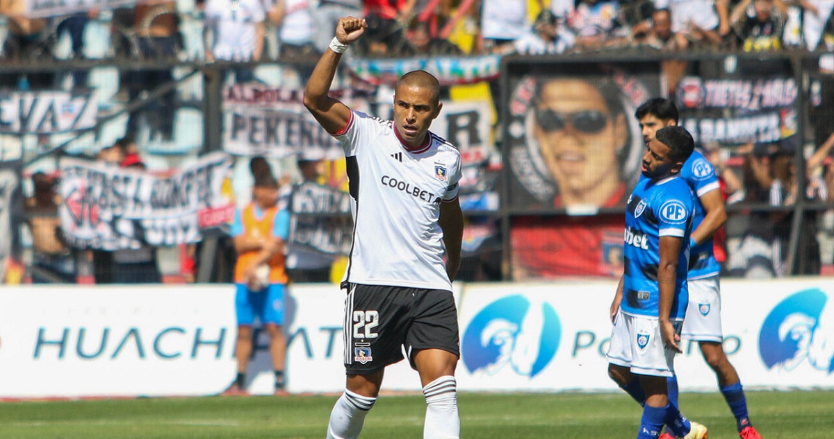 Leandro Benegas celebra gol de Colo Colo a Huachipato