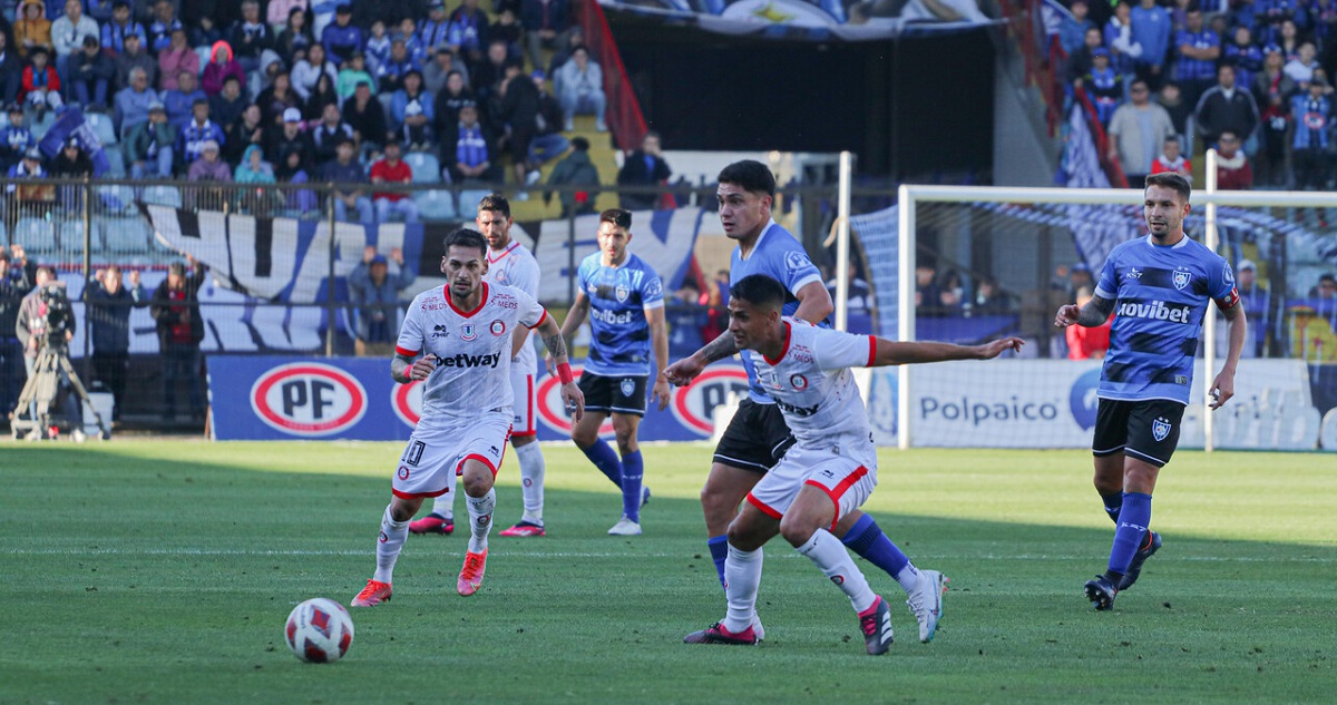 Huachipato perdió ante La Calera en Talcahuano.