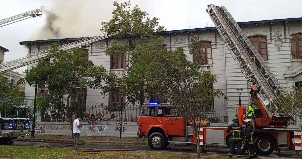 incendio liceo de aplicacion