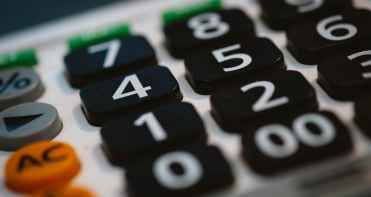 La inversión extranjera en el mundo cayó 24% en 2022, señala la OCDE