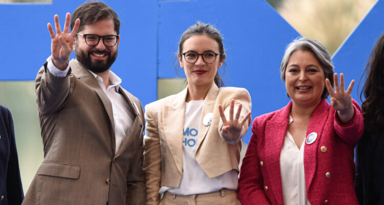 “Uno no es más productivo por estar más horas en un escritorio”: Jara por 40 horas en medio extranjero