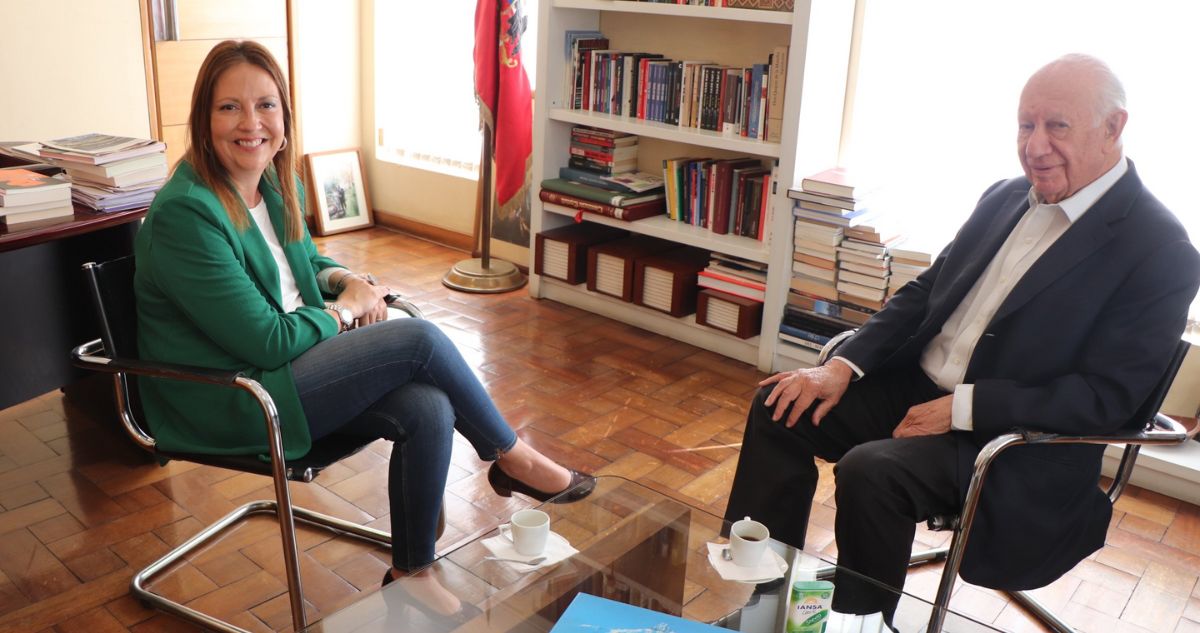 Lagos dice que nunca llamó a “apoyar a alguien distinto que Natalia” tras video de respaldo a Ravinet