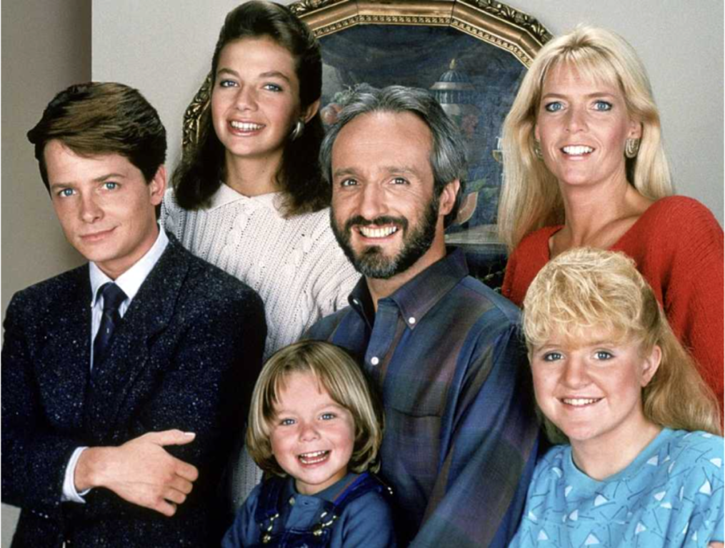 Brian Bonsall actuó desde muy pequeño. Su primer papel fue en Lazos Familiares junto a Michael J. Fox