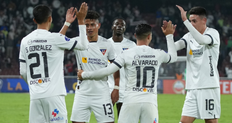 LDU golea a Magallanes en Copa Sudamericana.