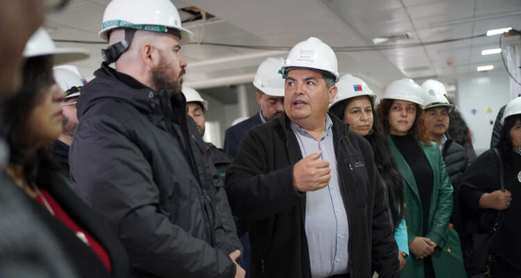 Los Lagos ministro Jackson anuncia decreto que promueve inversión y permite retomar obras pausadas