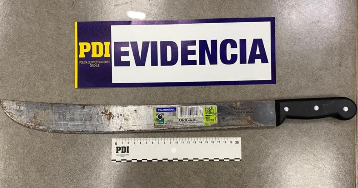 Machete utilizado por hombre para amenazar a su vecino en disputa territorial.