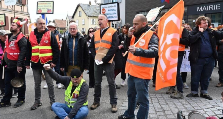 Protestan contra la visita de Macron en una empresa Muttersholtz