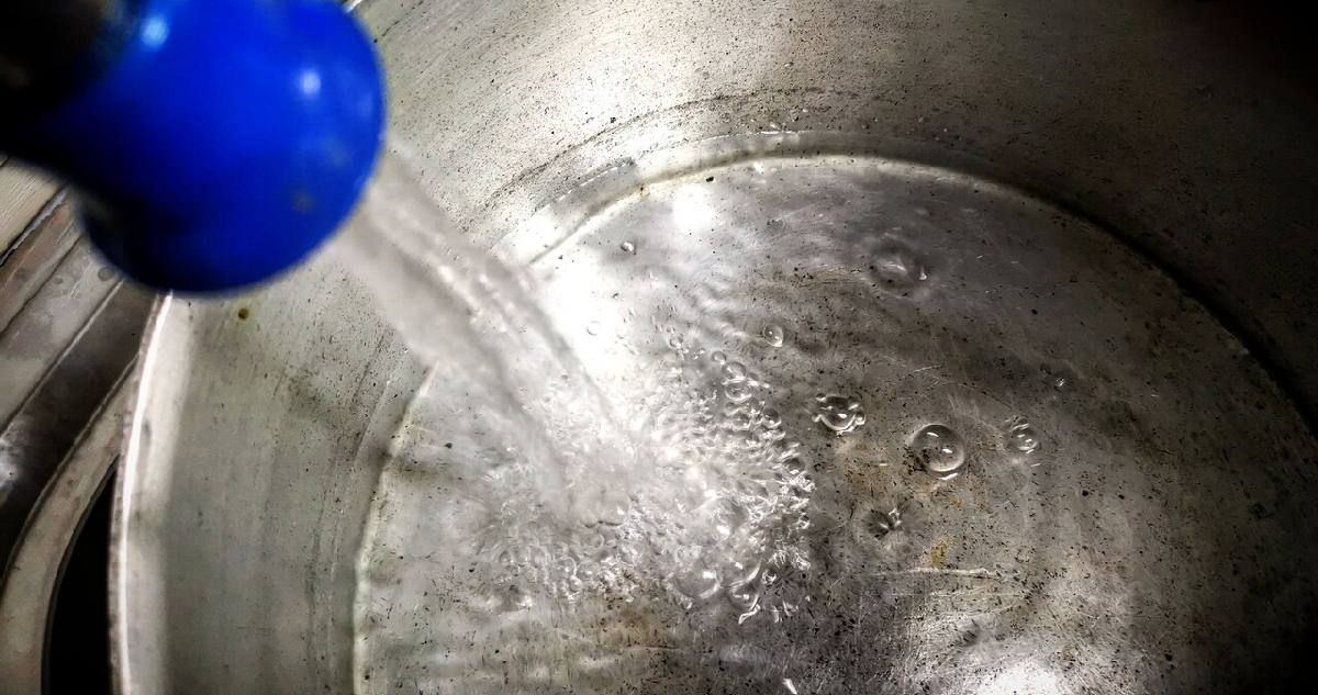 Mantención de Essal produce turbiedad en agua potable en Purranque vecinos no fueron informados