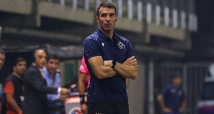 Manuel Fernández dejó de ser el técnico de Audax Italiano.
