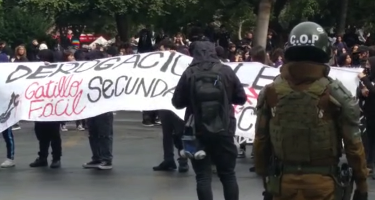 Secundarios protestan en la capital y exigen derogar la ley Naín-Retamal