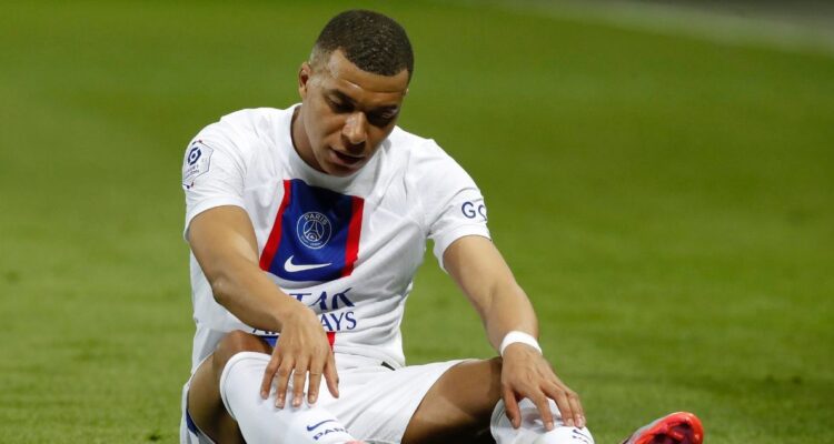 “Una serie de actuaciones mediocres”: Mbappé es objeto de lapidaria crítica por su presente en el PSG